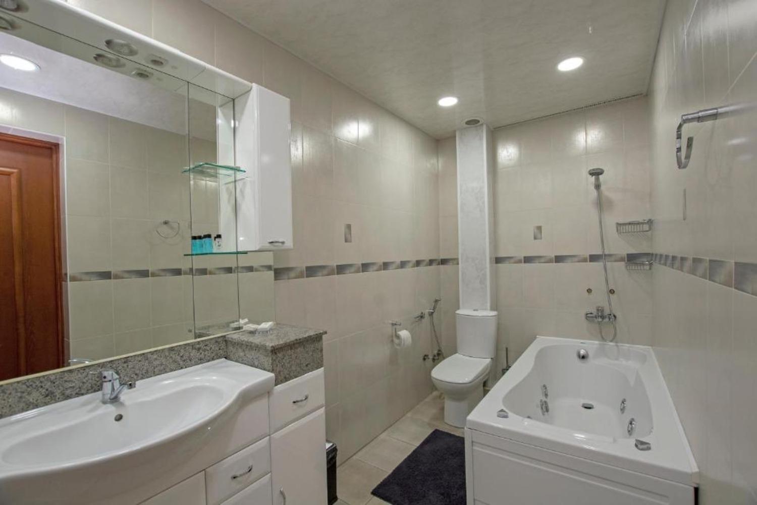 Hotel Season Jerevan Buitenkant foto