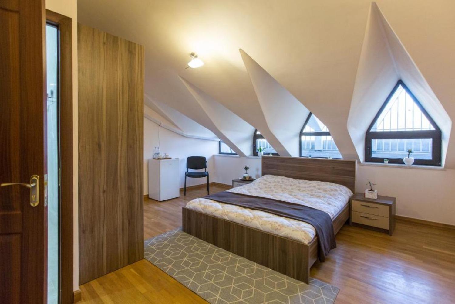 Hotel Season Jerevan Buitenkant foto