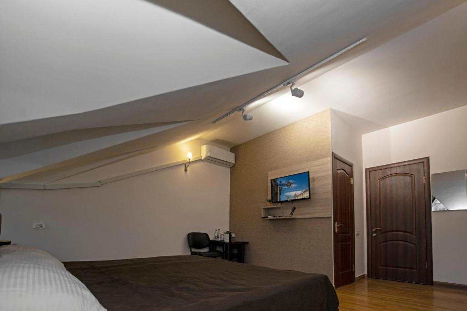 Hotel Season Jerevan Buitenkant foto