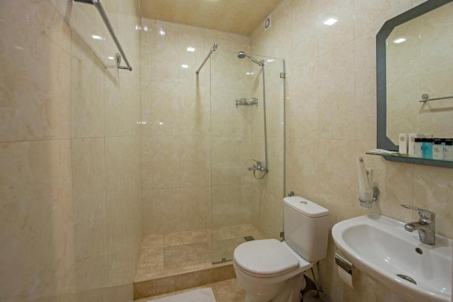 Hotel Season Jerevan Buitenkant foto
